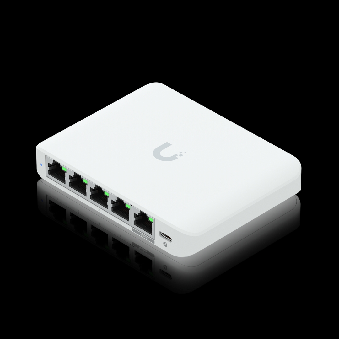 Ubiquiti - Compact Switch (4) 2.5 GbE Ports, (1) 2.5 GbE PoE Input port for power Optional powering with included 5V, 1A USB-C adapter